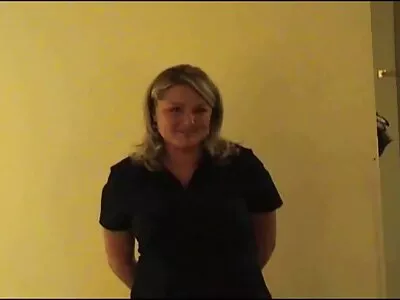 Un taccheggiatore con grandi video xxx amatoriali italiani tette viene scopato da un BWC