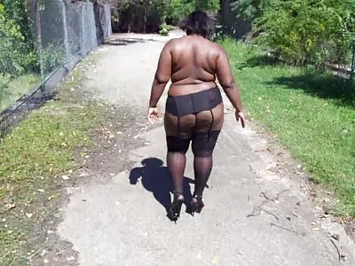 Puttana pallida tatuata scopata dal suo adorabile patrigno amatoriali italiani video porno
