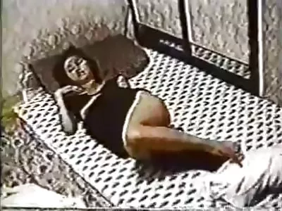 Una troia asiatica xxx amatoriali italiani scopre il sesso dalla matrigna