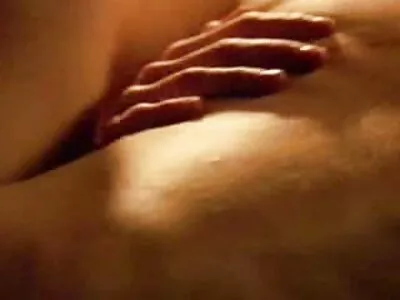Moglie troia sbatte il suo toro nero amatoriale italiana porno sul lato