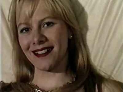 La ragazza dagli occhi azzurri Georgie Lyall scopata da un tizio ceco video porno italiani amatoriale