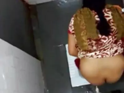 La bionda sottomessa Veronica porno gratis amatoriale italiano Leal si masturba sul divano